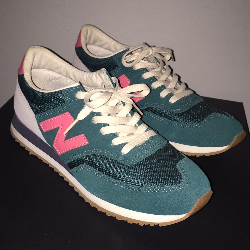 New Balance 620 Shoes
